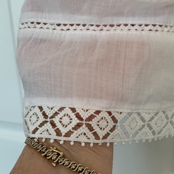 - Get ready for spring  white linen dress with lace inset design - Picture 2 of 8